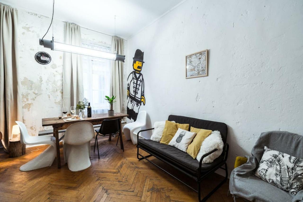 A Szoba Apartman Pécs Buitenkant foto