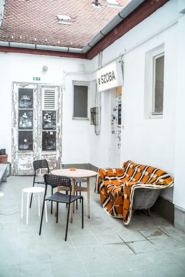 A Szoba Apartman Pécs Buitenkant foto